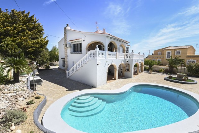Vrijstaande villa met zeezicht privé zwembad in Ortenbach, Calpe, Costa Blanca Noord , Spanje te koop