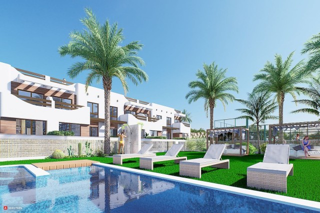 *****  Bungalow op benedenverdieping en penthouse op 150 meter van het strand, Torre de la Horadada, Pilar de la Horadada, Costa Blanca Noord, Alicante Spanje te koop.
