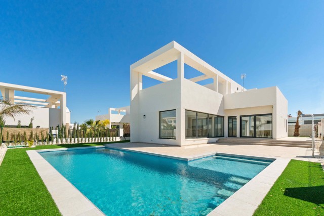 Villa's Benijofar, Moderne vrijstaande villa met zwembad in Benijofar, Costa Blanca Zuid Spanje te koop