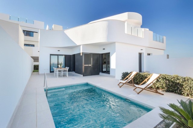 NOG MAAR 1 OVER .Mooie twee onder een kap villas met zwembad op prachtige locatie, Los Balcones, Torrevieja, Costa blanca Zuid, Alicante, Valencia te koop