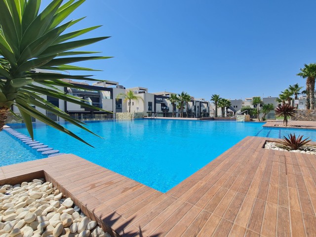 INSTAPKLARE beneden woning met grote tuin, Punta Prima, Torrevieja, Los Altos, Orihuela Costa, Costa Blanca Zuid, Alicante, Valencia , Spanje te koop