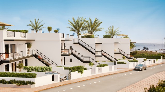 Exclusieve woningen in Puerto de Mazarrón, bungalows op een steenworp afstand van de zee, bovenverdieping met privéterras, sommige met uitzicht op zee, Costa Calidad, Murcia.
