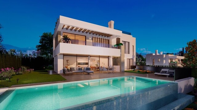 Villa's met zeezicht in Atalaya Golf bij Puerto Banus , Estepona Costa del Sol, Malaga te koop.