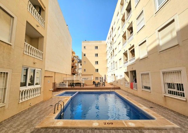 Charmant appartement met 2 slaapkamers, zwembad en parkeerplaats vlak bij Playa de Los Locos – Calle Finlandia Nº17, Torrevieja