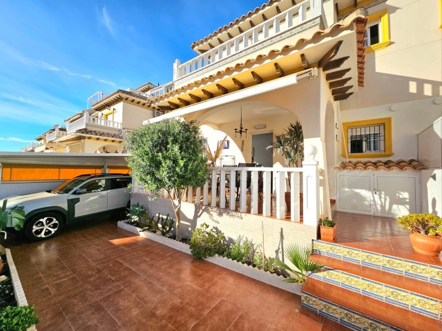 Twee-onder-een-kapwoning met Privétuin te Koop – Lomas de Cabo Roig, Orihuela Costa